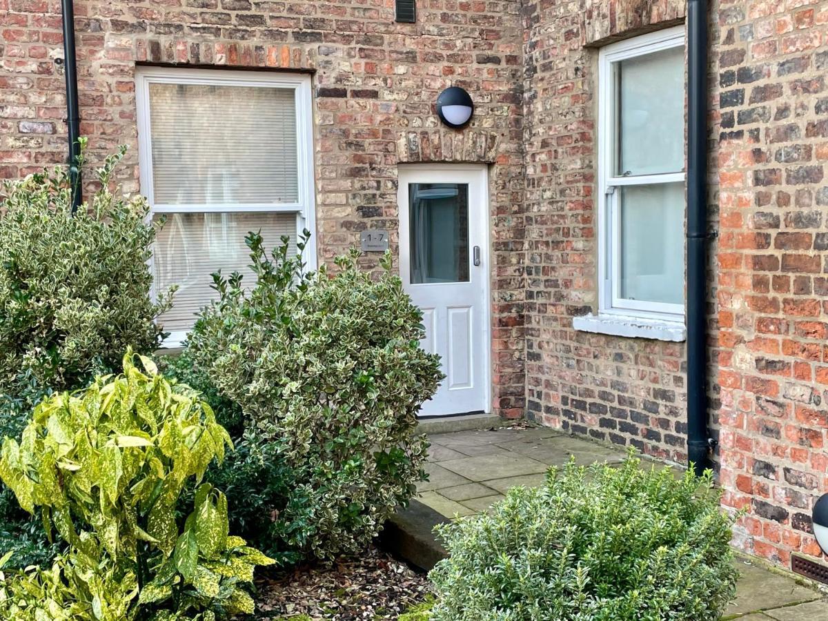 Ferienwohnung Clifford'S Reach At Bluebridge Court With Free Parking York Exterior foto